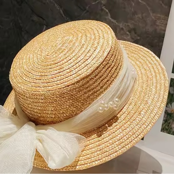 Elegant kids  Straw Hat with Tulle and Pearl Accents - Picture 3 of 7